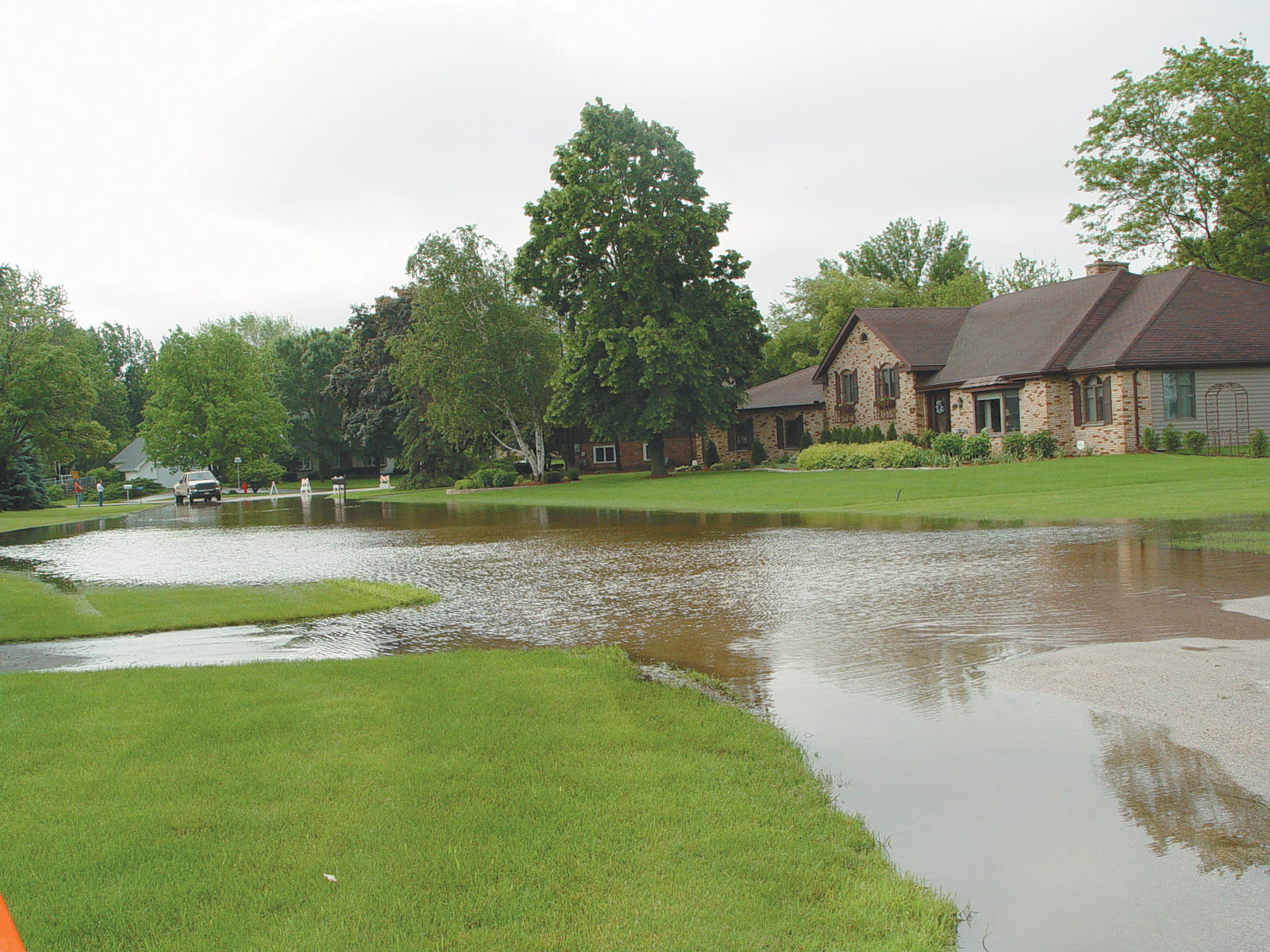 061418-ctzn-news-flood054